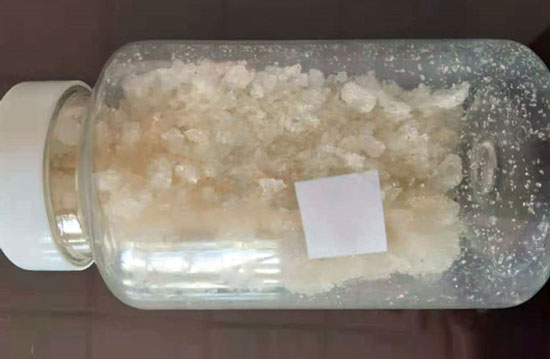 Polipropileno clorado sólido irregular